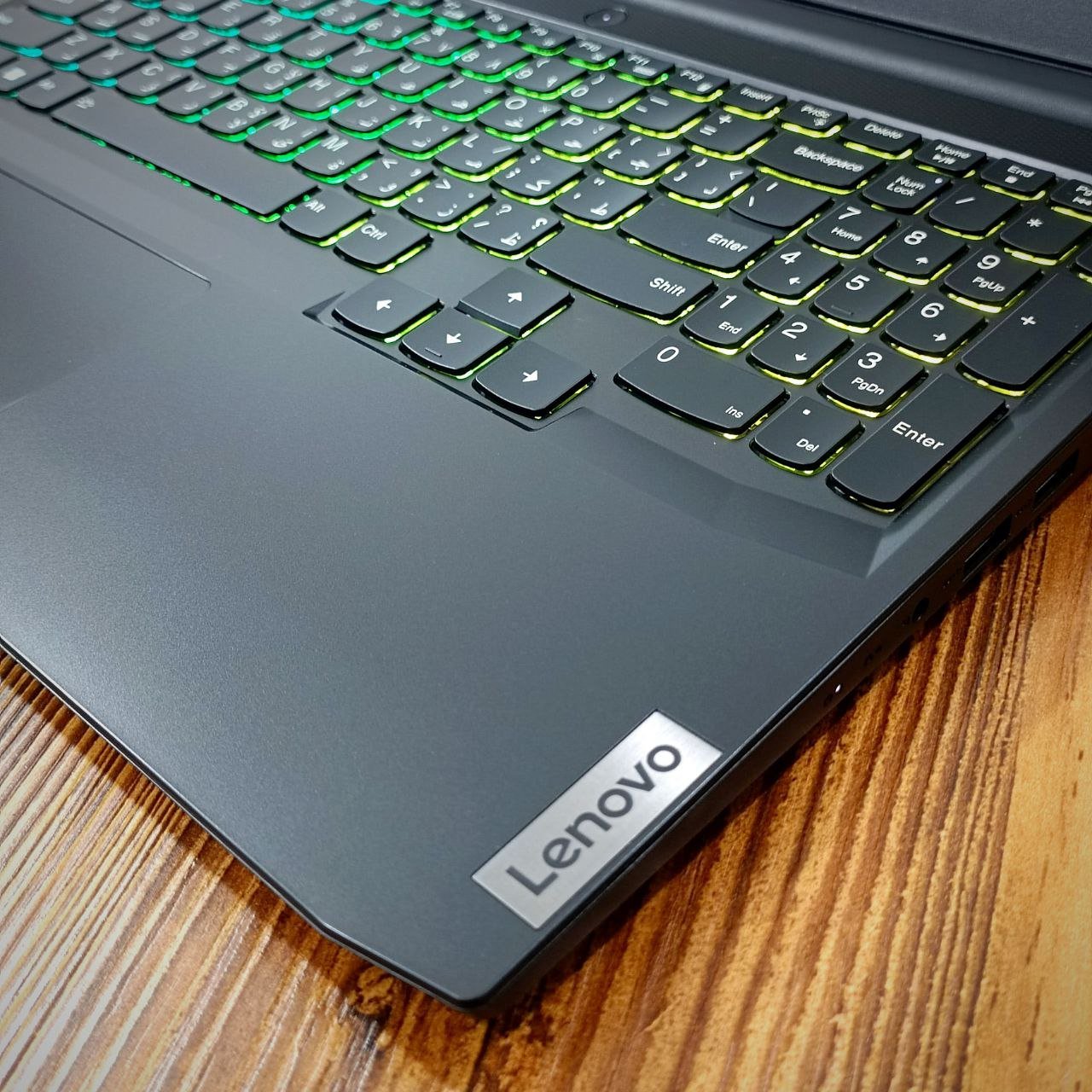 لپ تاپ 15.6 اینچی لنوو مدل IdeaPad Gaming 3 15IHU6-i5 16GB 256SSD 1024HDD RTX3060-لپ تاپ مدل IdeaPad 3 15ITL6 از محصولات پرفروش و پرطرفدار شرکت لنوو است که می‌تواند گزینه‌ای ایده آل برای انجام امور روزمره لقب بگیرد. این لپ تاپ به پردازنده‌ی مرکزی سری i3 1115G4 شرکت اینتل مجهز شده است. همچنین، 12 گیگ ...